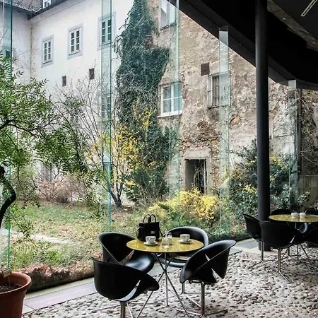 Ella's River Appartement *