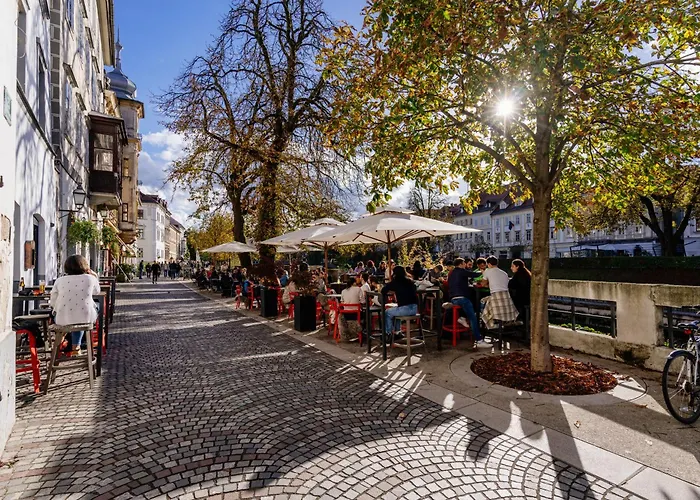 Ella's River Διαμέρισμα *